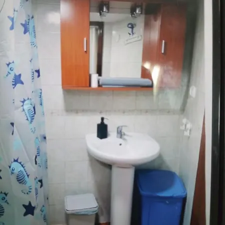 A Finesta E Titina * Neapol